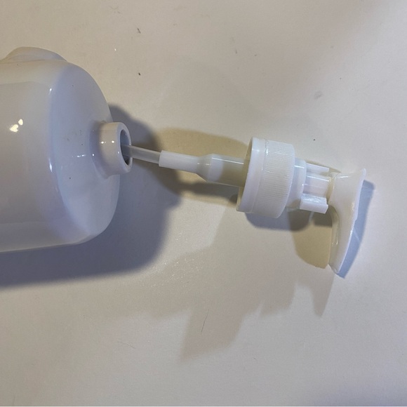 Yellow M&Ms brand soap dispenser NWT 6” high, cap is press on, fits snug ceramic - Picture 4 of 5